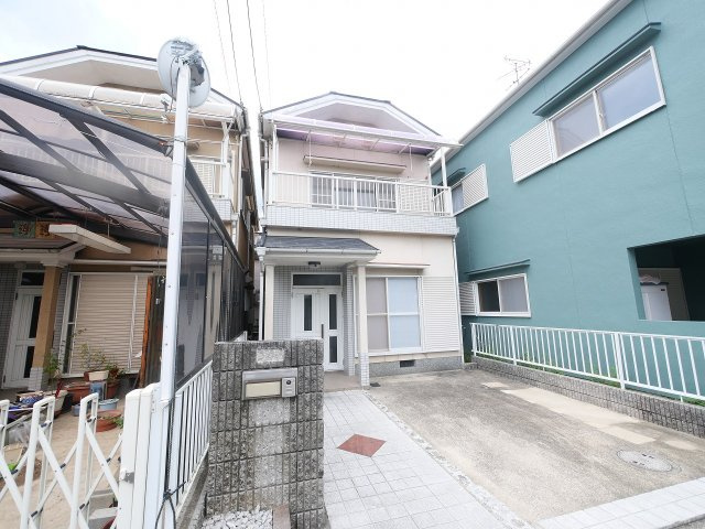 東九条町テラスハウスの外観