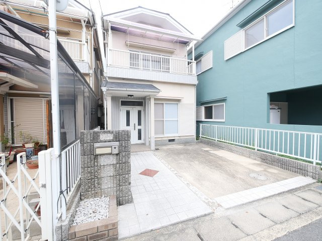 東九条町テラスハウスの外観