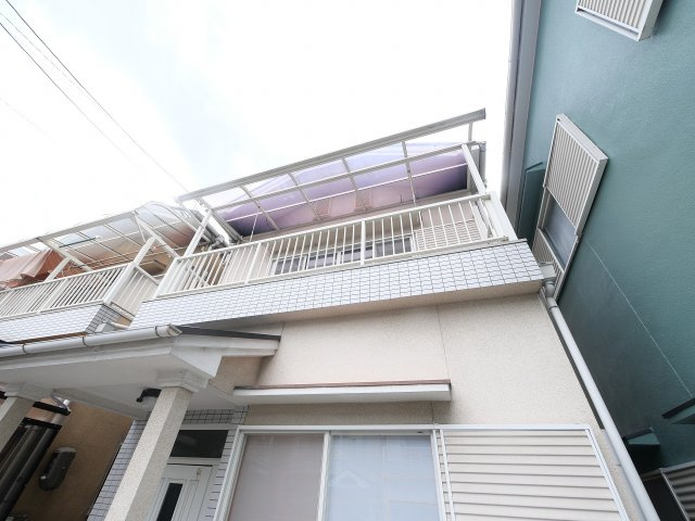東九条町テラスハウスの外観
