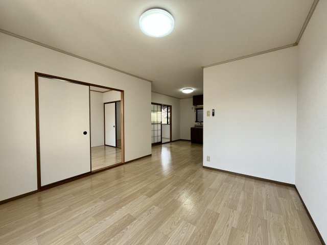 スティブルB棟の居間・リビング|イメージ201号室の写真