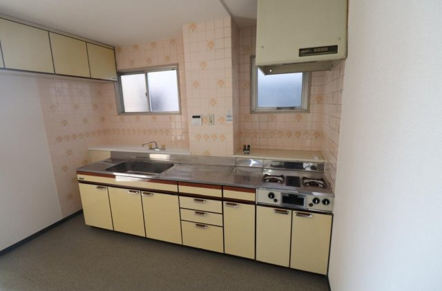 【大阪府】大阪市平野区　1棟店舗付住宅のキッチン