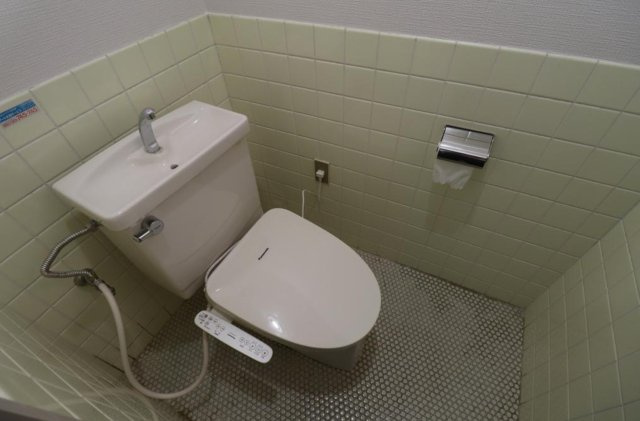 【大阪府】大阪市平野区　1棟店舗付住宅のトイレ