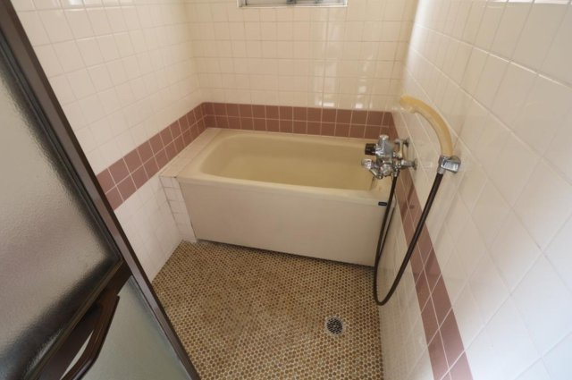【大阪府】大阪市平野区　1棟店舗付住宅の浴室