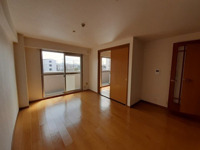 【居間・リビング】 | エバーグリーン | ゆったりとした居間です