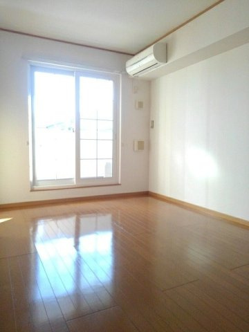 レジデンス福園の居間・リビング|ゆったりとした居間です