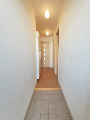 カーサ　アルベロディピノＢの玄関|収納もある玄関です