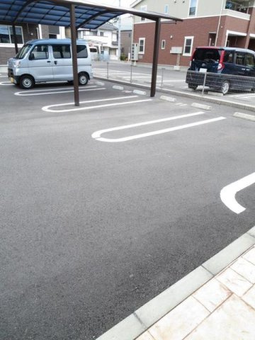 ナイトＢの駐車場|駐車スペースもあります