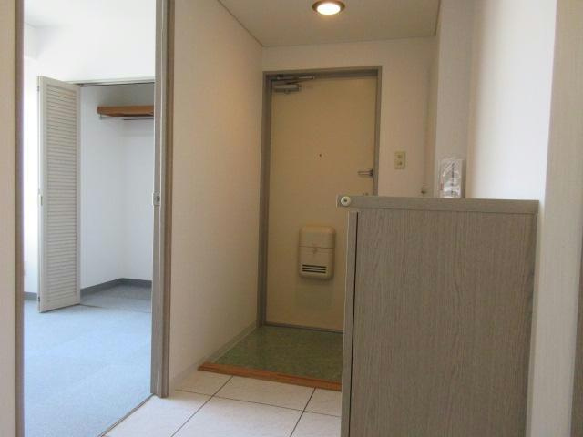 NC西3･4マンションの玄関