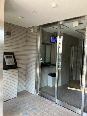 【エントランス】 | 仲介手数料半額！HPに初期費用掲載！「プライスホーム」で検索！サンスクエア
