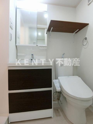 【洗面所】 | ハーミットクラブハウスソフィア横浜生麦駅前 | 独立洗面台が標準装備！