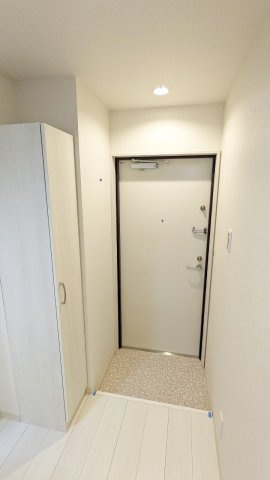 ラ・フォルム宝塚栄町の玄関|収納もある玄関です