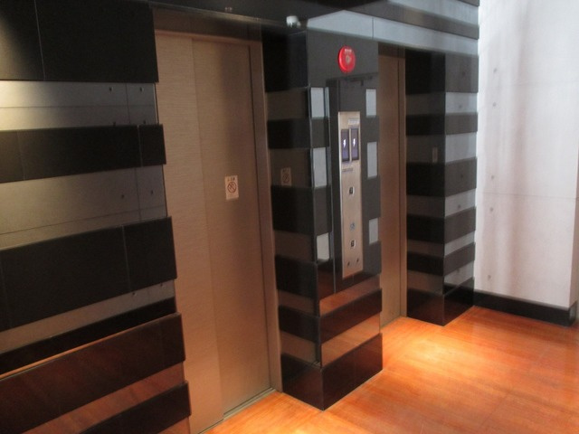 エレベーター2基あります