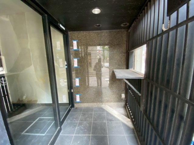 千葉中央ハイツのエントランス|1階　自動ドア入口