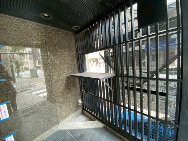 千葉中央ハイツのエントランス