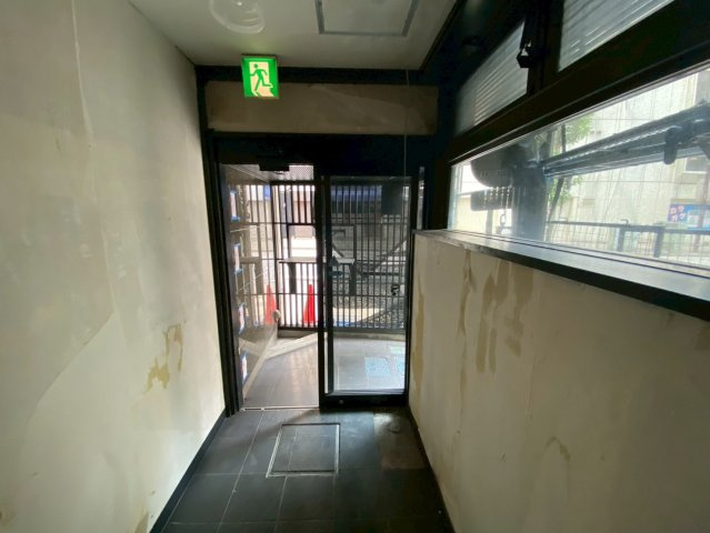 千葉中央ハイツのエントランス