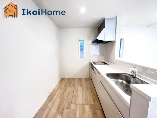 神戸市西区玉津町西河原第4　新築戸建のキッチン|【ホームページに現地動画掲載中】●年中無休：当日予約可●人気の対面式キッチン♪調理スペースもゆったり