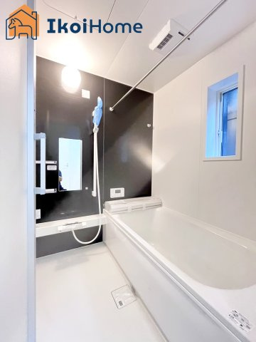 神戸市西区玉津町西河原第4　新築戸建の浴室|【ホームページに現地動画掲載中】●年中無休：当日予約可●小窓があり換気良好の浴室です。