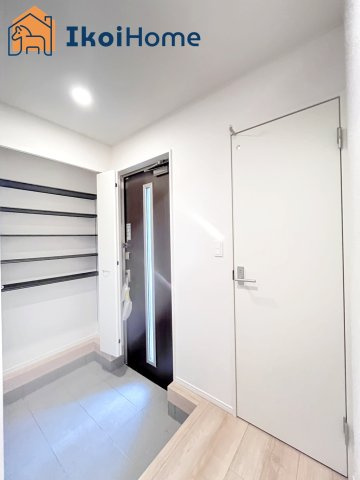 神戸市西区玉津町西河原第4　新築戸建の玄関|【ホームページに現地動画掲載中】●年中無休：当日予約可●靴をたくさん収納できるシューズボックスを完備