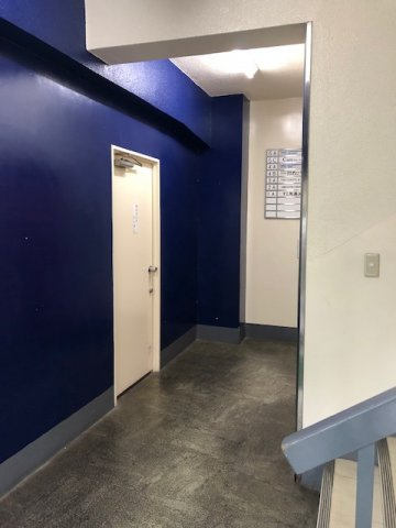 明図ビル（メイトビル）のロビー