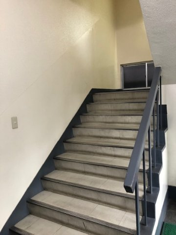 明図ビル（メイトビル）のロビー