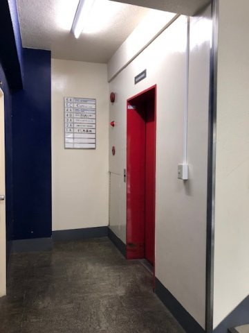 明図ビル（メイトビル）のロビー