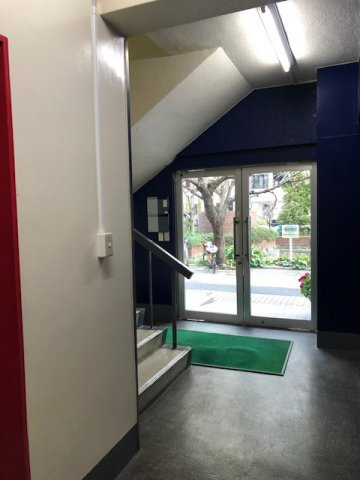 明図ビル（メイトビル）のロビー