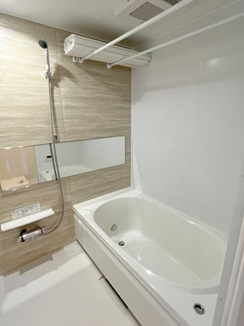 西東京市西原町５丁目の賃貸マンションの浴室