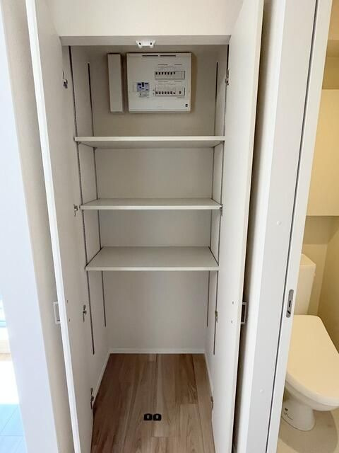 西東京市西原町５丁目の賃貸マンションの収納