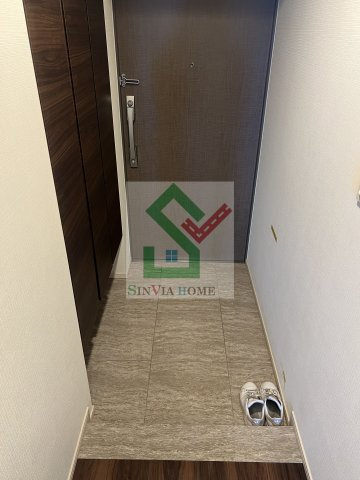 レーベン清瀬ザタワーの玄関