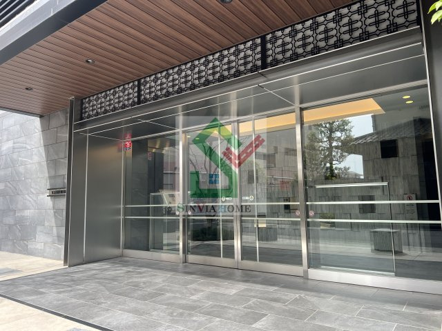 レーベン清瀬ザタワーのエントランス