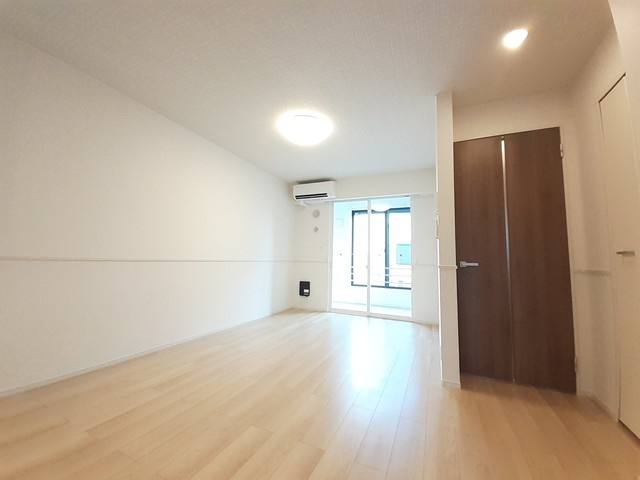 グレースヴィラージュ弐番館の居間・リビング