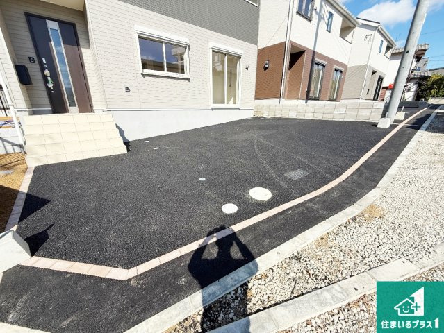 岸和田市池尻町　第3期　新築一戸建ての駐車場|駐車スペース！散水栓があるので、こまめに愛車を洗えます！