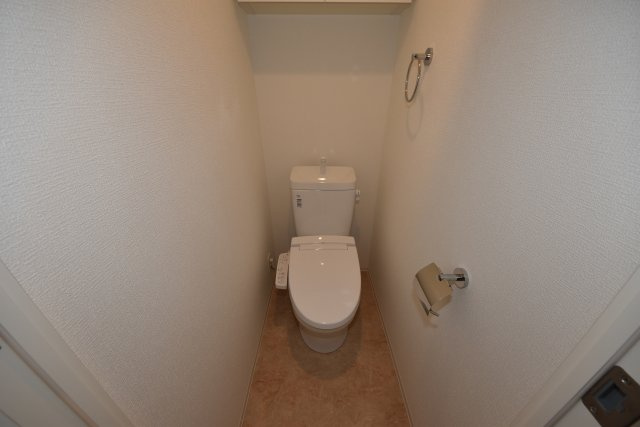 セレニテ難波グランデシュッドのトイレ