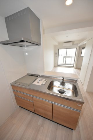 セレニテ難波グランデシュッドのキッチン