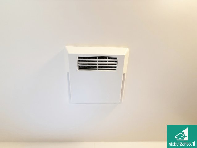 岸和田市池尻町　第3期　新築一戸建ての冷暖房・空調設備|四季を通して快適なバスライフをお手伝いする浴室暖房乾燥機！浴室の乾燥・暖房・涼風・換気はもちろん、２４時間換気にも対応！