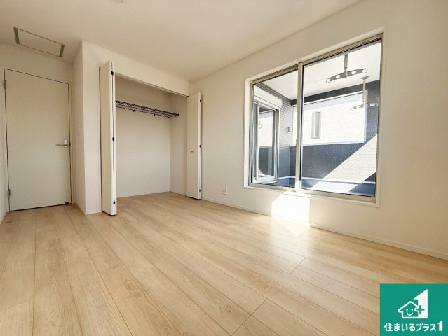 岸和田市池尻町　第3期　新築一戸建ての洋室|シンプルな洋室は、自分好みのインテリアが楽しめます♪ご家族とインテリアや家具を選びに行くのは新築購入時の醍醐味の一つです。ぜひお楽しみください♪