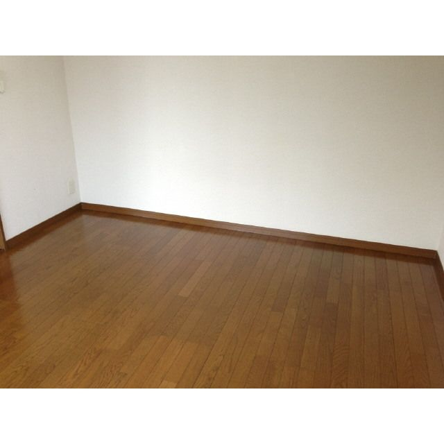 アンプルールフェールウィンドの洋室