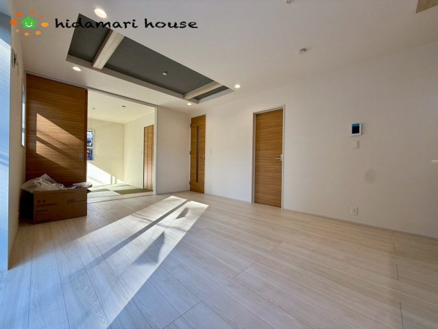 上尾市泉台2丁目2期　新築戸建　ブルーミングガーデン01の居間・リビング