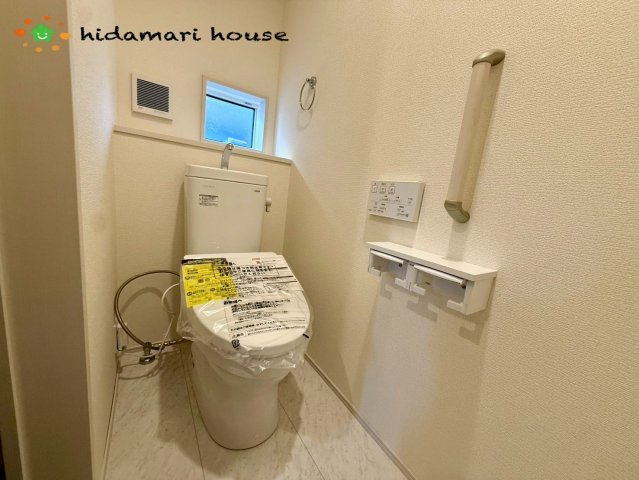 上尾市泉台2丁目2期　新築戸建　ブルーミングガーデン01のトイレ