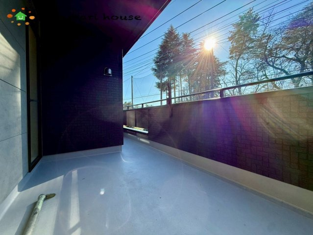 上尾市泉台2丁目2期　新築戸建　ブルーミングガーデン01のバルコニー