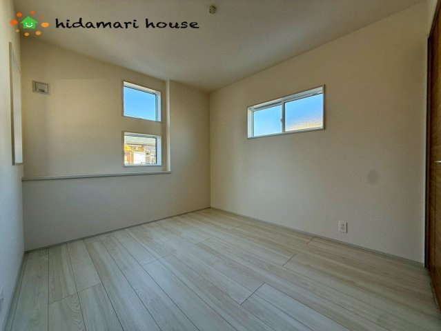 上尾市泉台2丁目2期　新築戸建　ブルーミングガーデン01の洋室|２階洋室：5帖