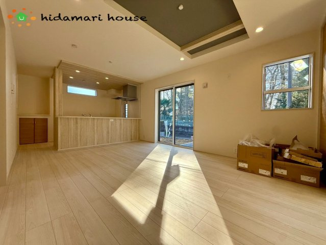 上尾市泉台2丁目2期　新築戸建　ブルーミングガーデン01の居間・リビング