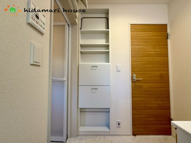 上尾市泉台2丁目2期　新築戸建　ブルーミングガーデン01の収納|洗面所収納