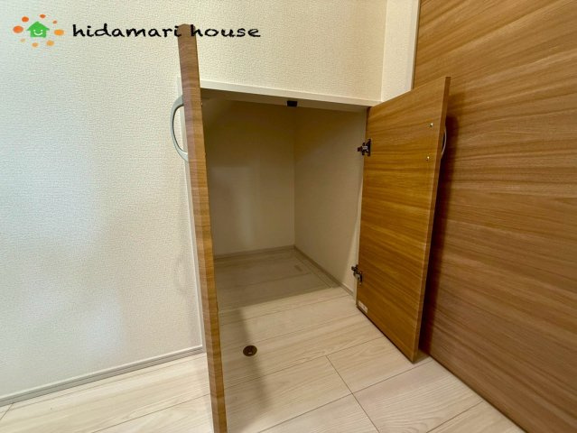 上尾市泉台2丁目2期　新築戸建　ブルーミングガーデン01の収納|1階　廊下収納