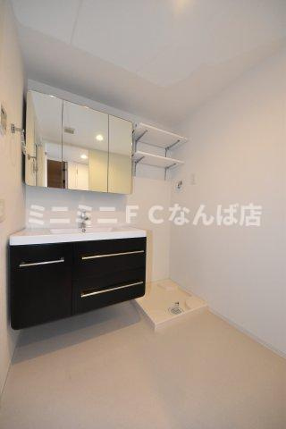 セレニテフラン難波の洗面所