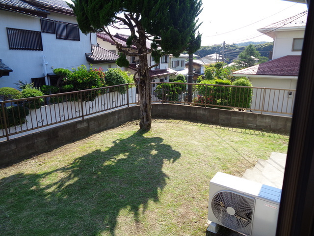 永田邸Aの庭|広々とした専用庭