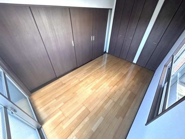 リバティベルの洋室