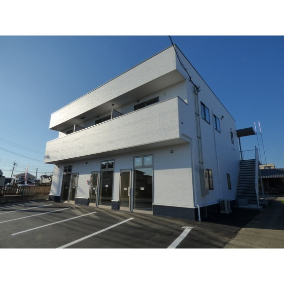 PEACEFUL　thirdの駐車場