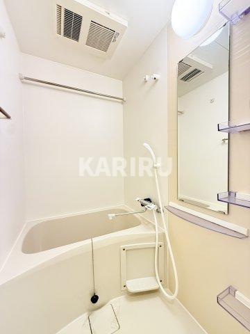 SERENiTE谷四の浴室