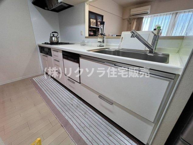 ロイヤルメドゥ香里園タワーのキッチン|カウンターキッチン
■物件内覧・資金計画相談・住宅ローン相談、リフォーム相談、お問合せ受付中■
※当日・翌日のご内覧、ご相談はお電話でのお問合せがスムーズです！